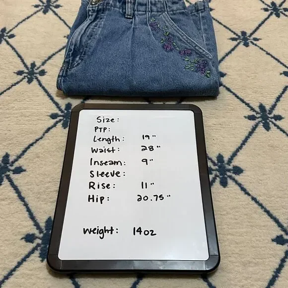 Vintage Embroidered Floral Denim Mom Shorts - Picture 8 of 8